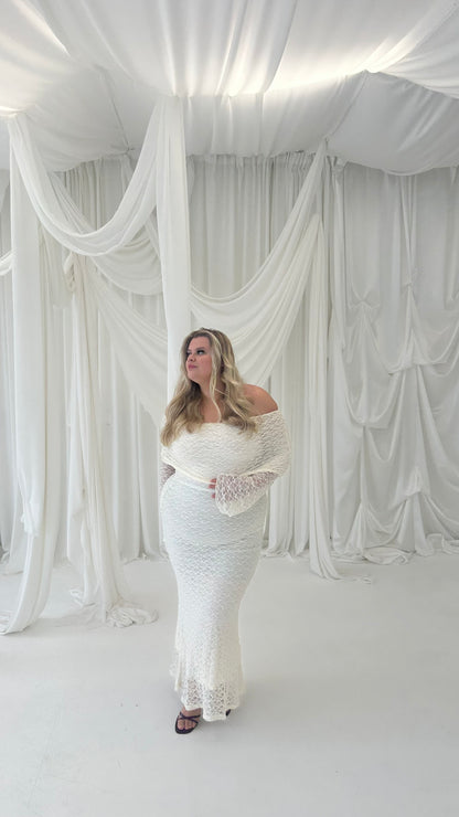 THE AMORE - Bardot Lace Longsleeve Maxi Dress