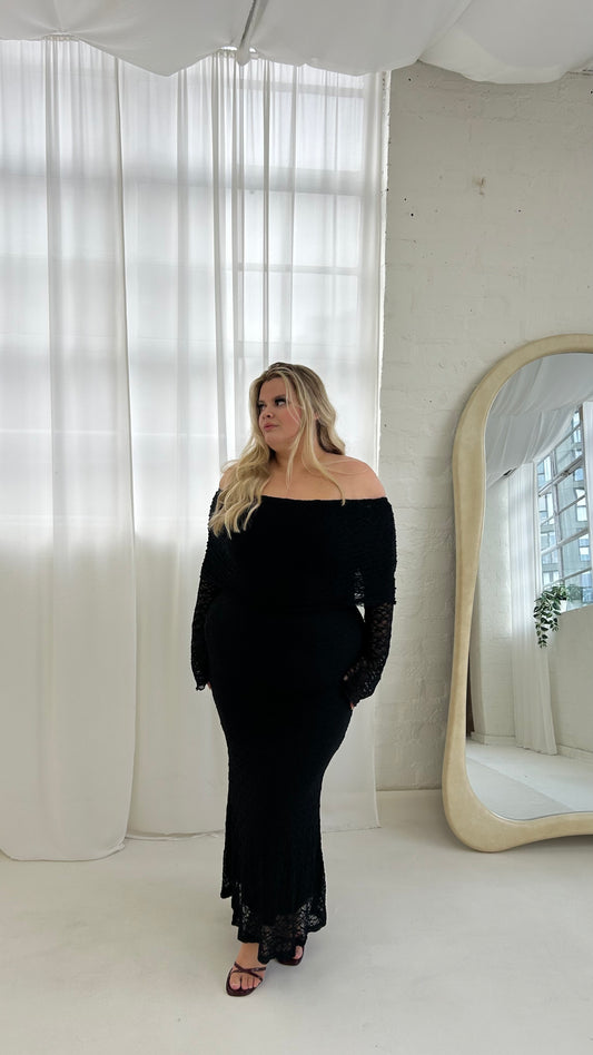 THE AMORE - Bardot Lace Longsleeve Maxi Dress