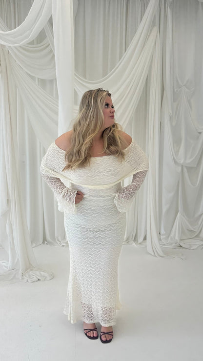 THE AMORE - Bardot Lace Longsleeve Maxi Dress