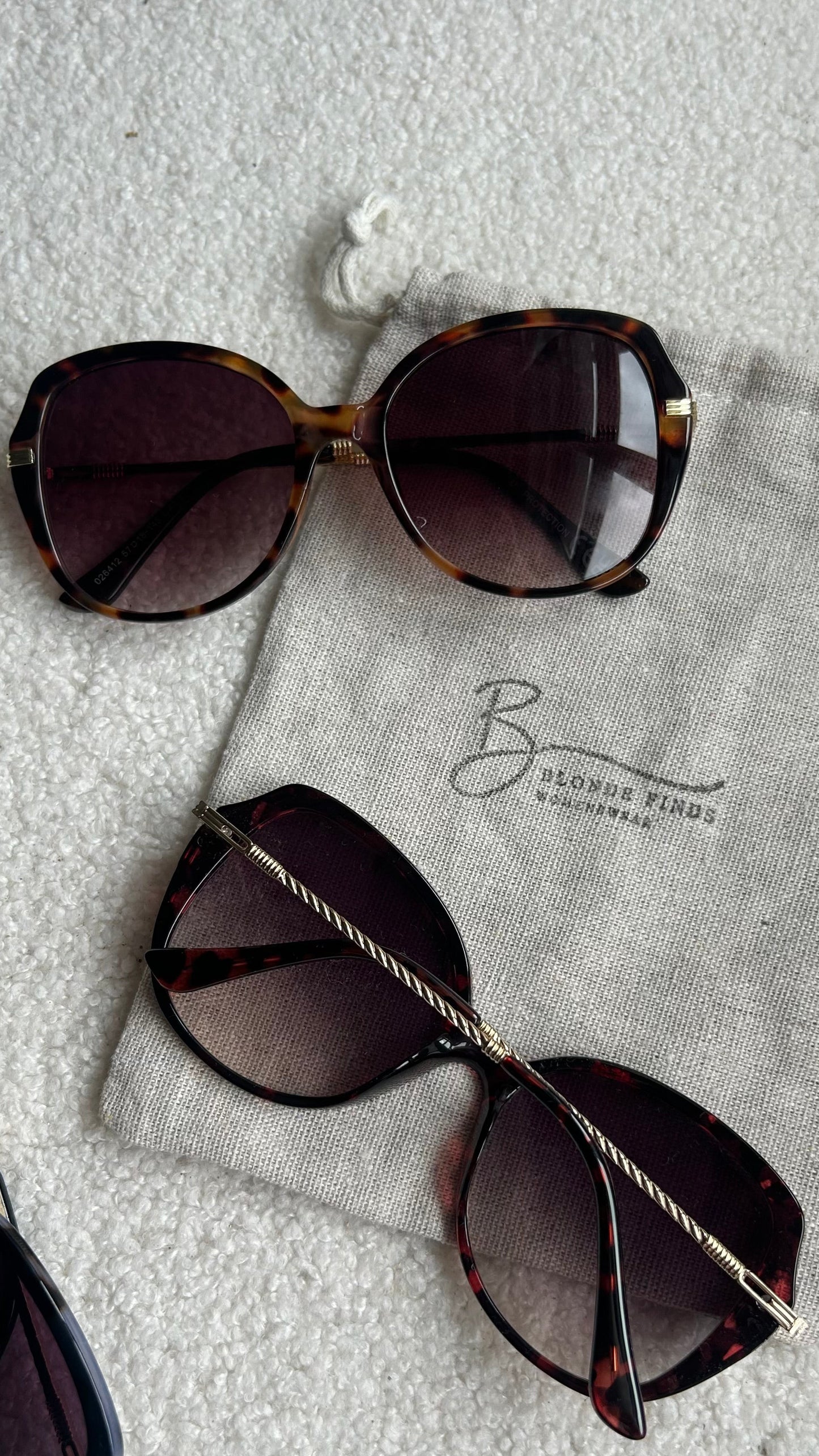 RAY - Round Style Gold Sunglasses
